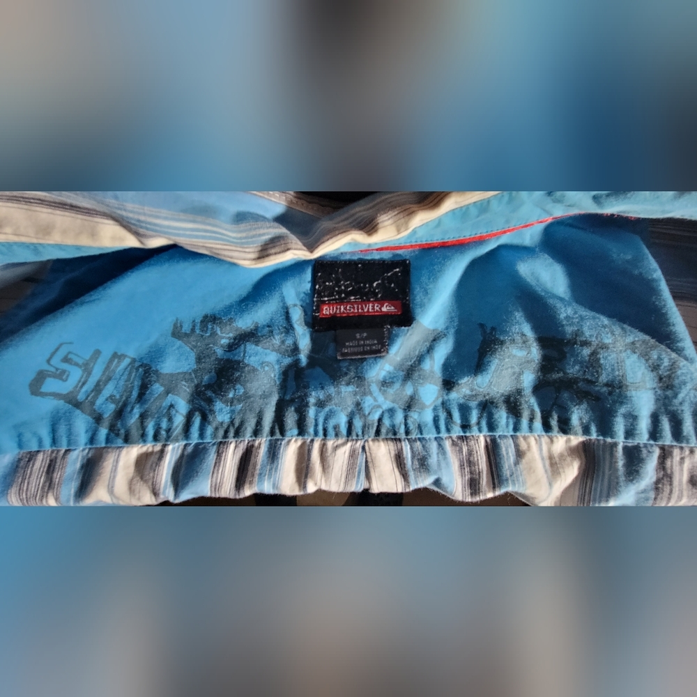 Vintage Quicksilver short sleeve button-up - Picture 3 of 3